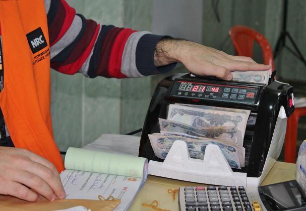 Cash distribution Iraq 